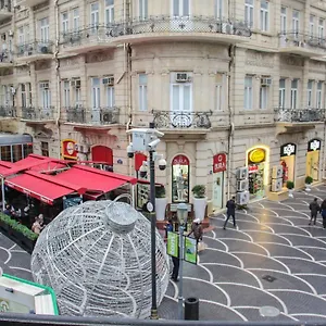 Solo On Nizami Street Bakü